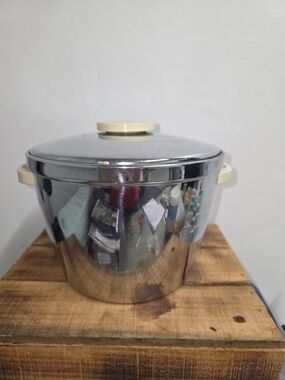 Thermos Stainless Steel Ice Bucket with Cream Accents